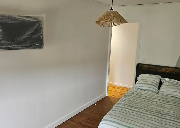 Gite Golfech בית נופש *